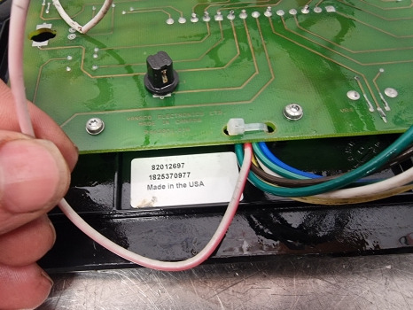 Ford Fiat New Holland 40, M, 60 Ser 7840 Draft Control Module 82012697, 82012644 - Elektrický systém: obrázek 5 Ford Fiat New Holland 40, M, 60 Ser 7840 Draft Control Module 82012697, 82012644 - Elektrický systém: obrázek 5