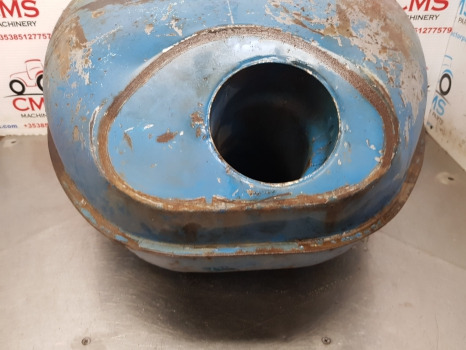 Ford Fordson Major, Super Major Fuel Tank Original Welded E1addn9002b - Palivová nádrž: obrázek 3 Ford Fordson Major, Super Major Fuel Tank Original Welded E1addn9002b - Palivová nádrž: obrázek 3