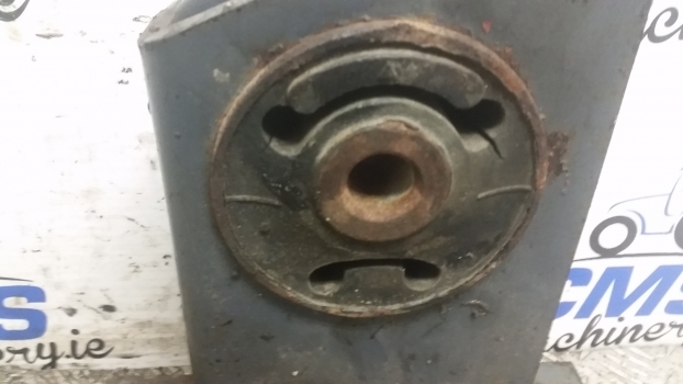 Ford New Holland 40, Ts Series Cab Mount 82021818 , 82021777 , 81866330 - Podvěs kabiny pro Traktor: obrázek 3 Ford New Holland 40, Ts Series Cab Mount 82021818 , 82021777 , 81866330 - Podvěs kabiny pro Traktor: obrázek 3