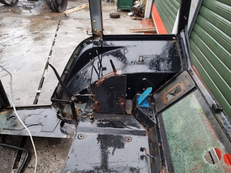Kabina Ford New Holland 7740, 8240, 8340, 40 Series, Cab Frame 82005321: obrázek 10