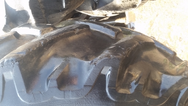 Ford Rear Wheel And Tyre 16.9-38. Please Check By The Photos. - Kompletní kolo pro Traktor: obrázek 5 Ford Rear Wheel And Tyre 16.9-38. Please Check By The Photos. - Kompletní kolo pro Traktor: obrázek 5