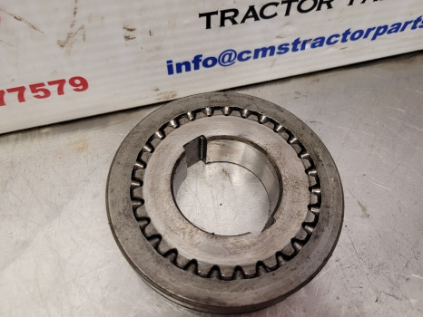 Ford Tw 20 Coupling Sliding Gear Assy D8nn7n072aa, E6nn7n072ca, 83959166 - Transmise: obrázek 4 Ford Tw 20 Coupling Sliding Gear Assy D8nn7n072aa, E6nn7n072ca, 83959166 - Transmise: obrázek 4