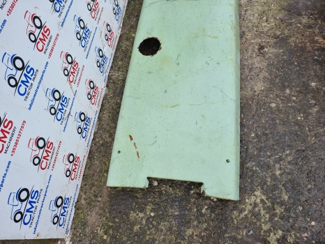 Hurlimann H6115, Same, Lamborghini, Cab Bonnet Hood Assy 0.010.0923.3 - Karoserie a exteriér: obrázek 3 Hurlimann H6115, Same, Lamborghini, Cab Bonnet Hood Assy 0.010.0923.3 - Karoserie a exteriér: obrázek 3