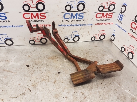 International Case 84 Series 584, 684, 784, 884 Brake Pedal Kit - Brzdové díly pro Traktor: obrázek 1 International Case 84 Series 584, 684, 784, 884 Brake Pedal Kit - Brzdové díly pro Traktor: obrázek 1