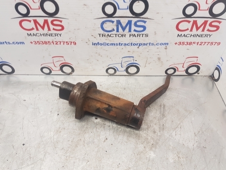 International Case 885 Parking Hand Brake Control Pivot Shaft 94329c93, 94328c3 - Brzdové díly pro Traktor: obrázek 3 International Case 885 Parking Hand Brake Control Pivot Shaft 94329c93, 94328c3 - Brzdové díly pro Traktor: obrázek 3