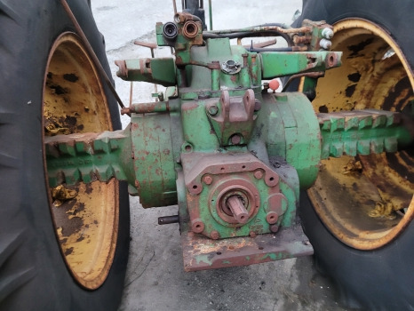 John Deere 2130 Transmission Gearbox For Parts Complete Backend Pto, Differential, Bevel Gear - Převodovka: obrázek 5 John Deere 2130 Transmission Gearbox For Parts Complete Backend Pto, Differential, Bevel Gear - Převodovka: obrázek 5