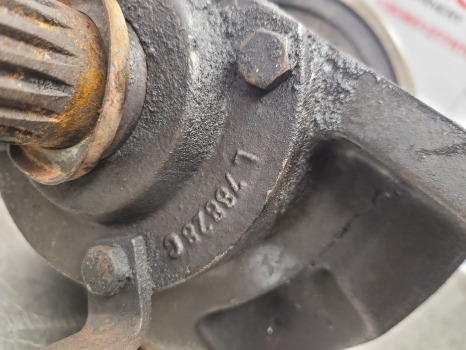 John Deere 30, M, R Series 6230 Fwd Drop Box Al173582, L155993, Al161339 - Přední náprava: obrázek 3 John Deere 30, M, R Series 6230 Fwd Drop Box Al173582, L155993, Al161339 - Přední náprava: obrázek 3