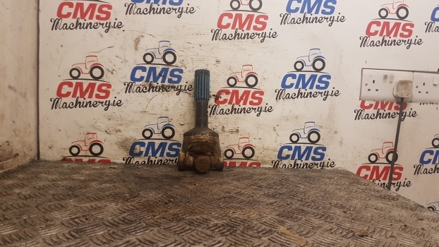 John Deere 3215, 3220 Front Fwd Drive Propeller Shaft - Kardan pro Traktor: obrázek 1 John Deere 3215, 3220 Front Fwd Drive Propeller Shaft - Kardan pro Traktor: obrázek 1