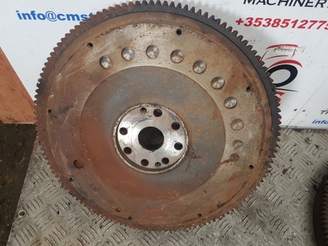 John Deere 3220, 3215, 3415, 3420 Telehandler Flywheel Assy R516568, R516568 - Setrvačník pro Teleskopický manipulátor: obrázek 5 John Deere 3220, 3215, 3415, 3420 Telehandler Flywheel Assy R516568, R516568 - Setrvačník pro Teleskopický manipulátor: obrázek 5