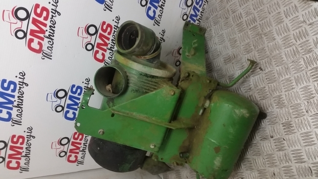 John Deere 3350, 2250 Air Cleaner And Hydraulic Reservoir Al55540, Al66857 - Vzdušný filtr pro Traktor: obrázek 3 John Deere 3350, 2250 Air Cleaner And Hydraulic Reservoir Al55540, Al66857 - Vzdušný filtr pro Traktor: obrázek 3