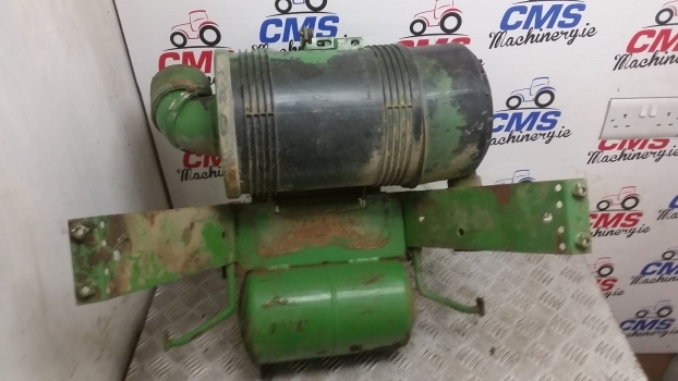 John Deere 3350, 2250 Air Cleaner And Hydraulic Reservoir Al55540, Al66857 - Vzdušný filtr pro Traktor: obrázek 4 John Deere 3350, 2250 Air Cleaner And Hydraulic Reservoir Al55540, Al66857 - Vzdušný filtr pro Traktor: obrázek 4