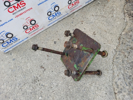 John Deere 3800 Front Axle Bracket Z73636, 19m8628, H149361 - Podvěs: obrázek 4 John Deere 3800 Front Axle Bracket Z73636, 19m8628, H149361 - Podvěs: obrázek 4