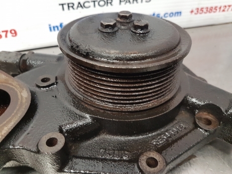 John Deere 6115m, 6115r, 6120, 6120r Water Pump Re523169, Re546918 - Vodní pumpa pro Traktor: obrázek 3 John Deere 6115m, 6115r, 6120, 6120r Water Pump Re523169, Re546918 - Vodní pumpa pro Traktor: obrázek 3