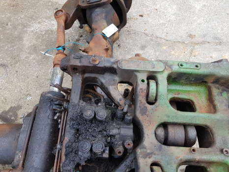 John Deere 6215r Front Axle Support Assy L207531, L213734, L225050, Al174143 - Podvěs: obrázek 3 John Deere 6215r Front Axle Support Assy L207531, L213734, L225050, Al174143 - Podvěs: obrázek 3