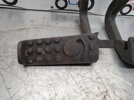 John Deere Brake Pedals For Sg2 Cab R75715, R75716, Ar102305, Ar102306 - Pedál pro Traktor: obrázek 2 John Deere Brake Pedals For Sg2 Cab R75715, R75716, Ar102305, Ar102306 - Pedál pro Traktor: obrázek 2