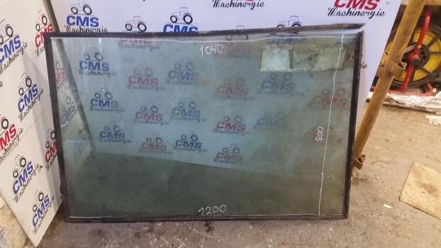 John Deere Windscreen, Framed Al25755 Al27351 See Dimensions - Čelní sklo pro Traktor: obrázek 1 John Deere Windscreen, Framed Al25755 Al27351 See Dimensions - Čelní sklo pro Traktor: obrázek 1
