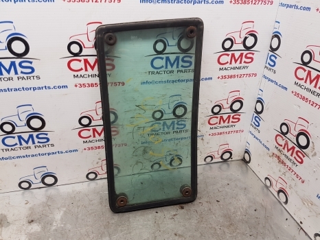 Landini Massey Ferguson 600 Series Cab Knee Glass With Rhs Seal 3301882m1 - Okno a díly pro Traktor: obrázek 1 Landini Massey Ferguson 600 Series Cab Knee Glass With Rhs Seal 3301882m1 - Okno a díly pro Traktor: obrázek 1