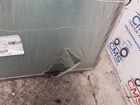 Massey Ferguson 200, 300, 600, Landini Cab Windshield 3301875m1, 3301875m3 - Okno a díly pro Traktor: obrázek 5 Massey Ferguson 200, 300, 600, Landini Cab Windshield 3301875m1, 3301875m3 - Okno a díly pro Traktor: obrázek 5