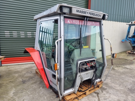 Massey Ferguson 3000 Series, 3050, 3070, 3080, 3090 Cab Complete Sold, Sold - Kabina: obrázek 2 Massey Ferguson 3000 Series, 3050, 3070, 3080, 3090 Cab Complete Sold, Sold - Kabina: obrázek 2