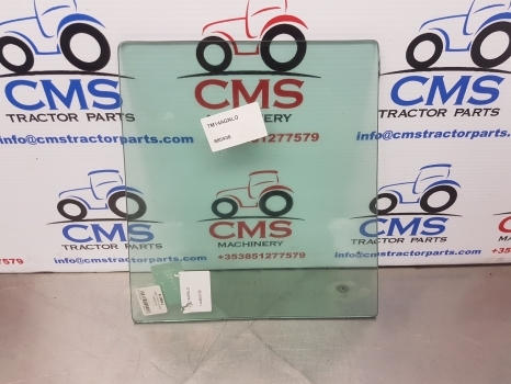 Massey Ferguson 3080, 3050, 3060, 3085 Lower Front Glass 3389391m1, 885938 - Okno a díly pro Traktor: obrázek 1 Massey Ferguson 3080, 3050, 3060, 3085 Lower Front Glass 3389391m1, 885938 - Okno a díly pro Traktor: obrázek 1