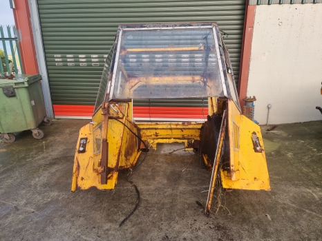 Massey Ferguson 50b, 50 Series, Cab Frame With Doors And Glasses 50b, 50amd - Kabina: obrázek 3 Massey Ferguson 50b, 50 Series, Cab Frame With Doors And Glasses 50b, 50amd - Kabina: obrázek 3