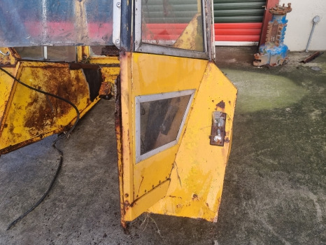 Massey Ferguson 50b, 50 Series, Cab Frame With Doors And Glasses 50b, 50amd - Kabina: obrázek 5 Massey Ferguson 50b, 50 Series, Cab Frame With Doors And Glasses 50b, 50amd - Kabina: obrázek 5