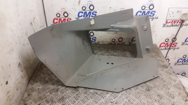 Massey Ferguson 6100, 6200, 8100, 8200 Series 6160 Cab Interior Panel 3712413m2 - Kabina a interiér pro Traktor: obrázek 3 Massey Ferguson 6100, 6200, 8100, 8200 Series 6160 Cab Interior Panel 3712413m2 - Kabina a interiér pro Traktor: obrázek 3