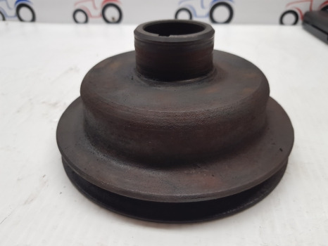 Massey Ferguson 65 Mk1 Engine Crankshaft Pulley 0670319, 31143721, 1641063m1 - Motor a díly: obrázek 5 Massey Ferguson 65 Mk1 Engine Crankshaft Pulley 0670319, 31143721, 1641063m1 - Motor a díly: obrázek 5