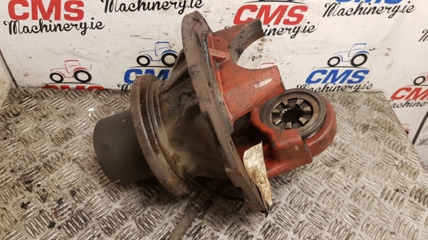Massey Ferguson 8150, 8160 Front Axle Differential Housing Support 3429929m93 - Diferenciál pro Traktor: obrázek 1 Massey Ferguson 8150, 8160 Front Axle Differential Housing Support 3429929m93 - Diferenciál pro Traktor: obrázek 1