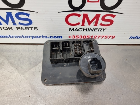 Massey Ferguson 9306, 9407, Control Panel Assy 3973054m1, 4241340m1, 3971574m1 - Kabina a interiér: obrázek 2 Massey Ferguson 9306, 9407, Control Panel Assy 3973054m1, 4241340m1, 3971574m1 - Kabina a interiér: obrázek 2