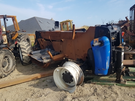 New Holland Lm5040 Powershuttle Nut Available For Dismantling - Náhradní díly pro Teleskopický manipulátor: obrázek 1 New Holland Lm5040 Powershuttle Nut Available For Dismantling - Náhradní díly pro Teleskopický manipulátor: obrázek 1