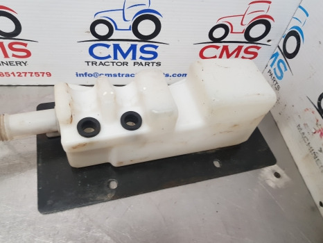 New Holland Case Maxxum Windshield Washer Reservoir 87638112, 87470604 - Stěrač pro Zemědělská technika: obrázek 4 New Holland Case Maxxum Windshield Washer Reservoir 87638112, 87470604 - Stěrač pro Zemědělská technika: obrázek 4