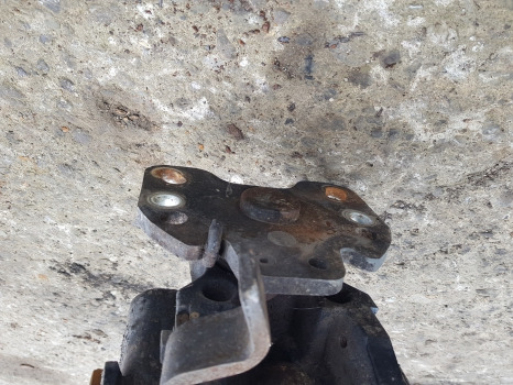 Křídlo New Holland Case T6, T7, T6000, Maxxum Ser Front Mudguard Bracket Kit 47444870: obrázek 10