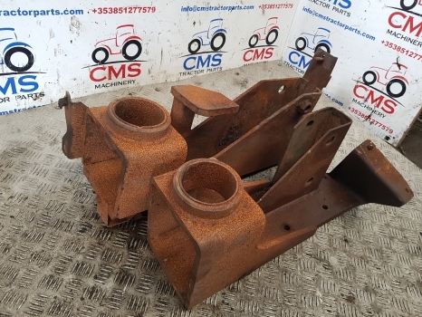 New Holland Case T7, Puma T7.225 Cab Suspension Bracket Support Lhs Rhs 84353071 - Podvěs kabiny pro Traktor: obrázek 4 New Holland Case T7, Puma T7.225 Cab Suspension Bracket Support Lhs Rhs 84353071 - Podvěs kabiny pro Traktor: obrázek 4