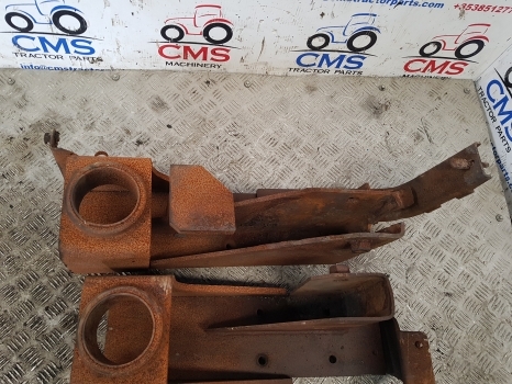 New Holland Case T7, Puma T7.225 Cab Suspension Bracket Support Lhs Rhs 84353071 - Podvěs kabiny pro Traktor: obrázek 3 New Holland Case T7, Puma T7.225 Cab Suspension Bracket Support Lhs Rhs 84353071 - Podvěs kabiny pro Traktor: obrázek 3