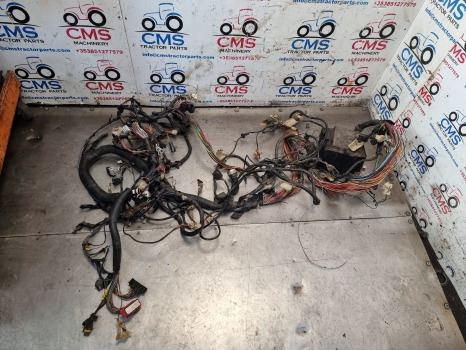New Holland Case Tm, Mxm 120, 130, 140 Cab Wiring Loom Parts 87539098, 87309545 - Kabely/ Vodiče: obrázek 1 New Holland Case Tm, Mxm 120, 130, 140 Cab Wiring Loom Parts 87539098, 87309545 - Kabely/ Vodiče: obrázek 1