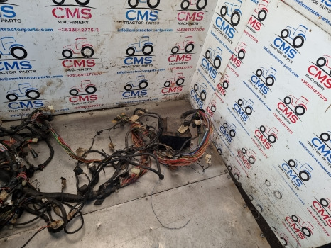 New Holland Case Tm, Mxm 120, 130, 140 Cab Wiring Loom Parts 87539098, 87309545 - Kabely/ Vodiče: obrázek 3 New Holland Case Tm, Mxm 120, 130, 140 Cab Wiring Loom Parts 87539098, 87309545 - Kabely/ Vodiče: obrázek 3