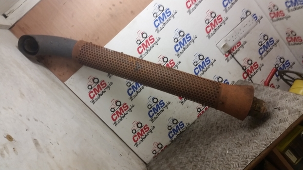New Holland T5.100, T5.110, T5.120 Exhaust Pipe Assy 47939799 - Výfukové potrubí pro Traktor: obrázek 1 New Holland T5.100, T5.110, T5.120 Exhaust Pipe Assy 47939799 - Výfukové potrubí pro Traktor: obrázek 1