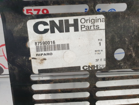 New Holland T6000 Series Side Grill 87590016 - Mřížka: obrázek 3 New Holland T6000 Series Side Grill 87590016 - Mřížka: obrázek 3