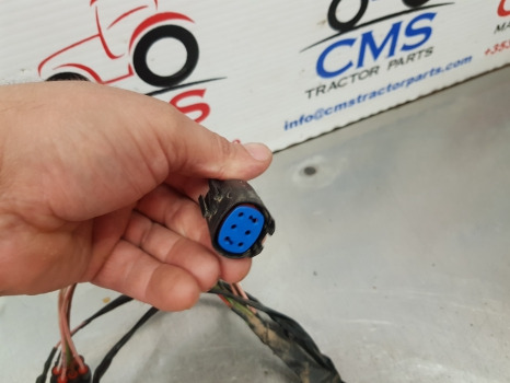 New Holland T6010, T6000, T7000, T7, Tail Light Wiring Loom 87313641 - Kabely/ Vodiče: obrázek 3 New Holland T6010, T6000, T7000, T7, Tail Light Wiring Loom 87313641 - Kabely/ Vodiče: obrázek 3