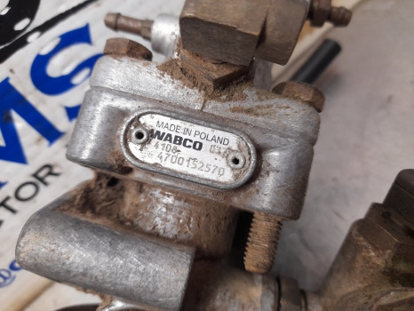 New Holland T7 Case Puma Ser T7030 Air Trailer Brake Valve 4700152570, 82030571 - Brzdový ventil pro Zemědělská technika: obrázek 4 New Holland T7 Case Puma Ser T7030 Air Trailer Brake Valve 4700152570, 82030571 - Brzdový ventil pro Zemědělská technika: obrázek 4