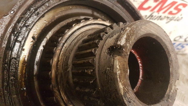 New Holland Tm, Tm150 Supersteer Front Axle Steering Spindle Rhs 5179271 - Těhlice pro Traktor: obrázek 2 New Holland Tm, Tm150 Supersteer Front Axle Steering Spindle Rhs 5179271 - Těhlice pro Traktor: obrázek 2