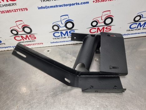 New Holland Tm, Ts, Tl, 60, 40 Series, Mudguard Extension Support Rhs 82029985 - Křídlo: obrázek 4 New Holland Tm, Ts, Tl, 60, 40 Series, Mudguard Extension Support Rhs 82029985 - Křídlo: obrázek 4