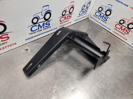 New Holland Tm, Ts, Tl, 60, 40 Series, Mudguard Extension Support Rhs 82029985 - Křídlo: obrázek 3 New Holland Tm, Ts, Tl, 60, 40 Series, Mudguard Extension Support Rhs 82029985 - Křídlo: obrázek 3
