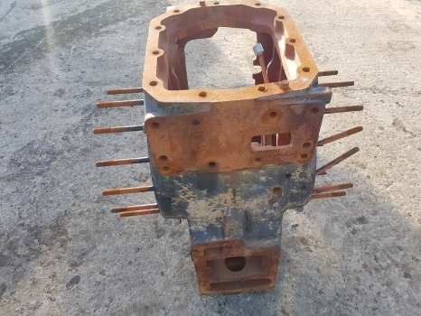 New Holland Tm130, Tm120, Tm140 Transmission Housing 47125398, 44985001 - Převodovka pro Traktor: obrázek 3 New Holland Tm130, Tm120, Tm140 Transmission Housing 47125398, 44985001 - Převodovka pro Traktor: obrázek 3
