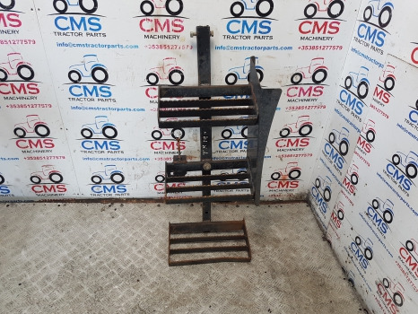 New Holland Tm175, 190, Case Mxm175, 190, Foot Step Assy Lhs 82025821, 82023432 - Stupátko pro Zemědělská technika: obrázek 1 New Holland Tm175, 190, Case Mxm175, 190, Foot Step Assy Lhs 82025821, 82023432 - Stupátko pro Zemědělská technika: obrázek 1