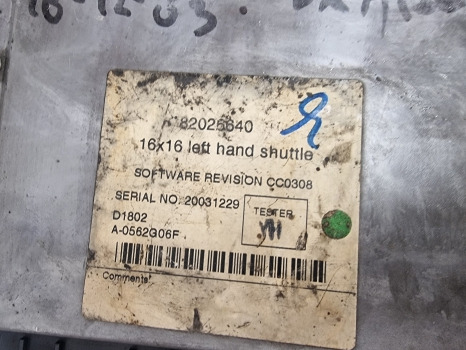 New Holland Ts90, Ts100, Ts110, Ts115 Transmission Control Ecu 82026640 - Řídicí blok: obrázek 3 New Holland Ts90, Ts100, Ts110, Ts115 Transmission Control Ecu 82026640 - Řídicí blok: obrázek 3