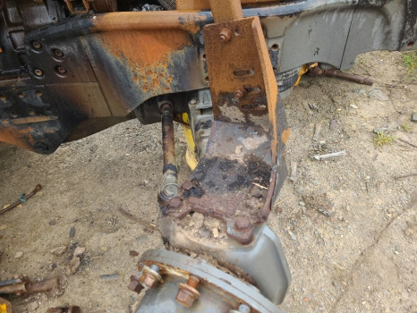 Valtra T174ea Front mudguard bracket kit - Karoserie a exteriér pro Zemědělská technika: obrázek 4 Valtra T174ea Front mudguard bracket kit - Karoserie a exteriér pro Zemědělská technika: obrázek 4