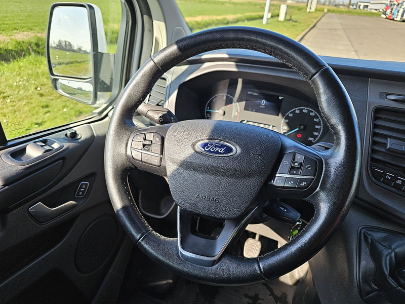 Interior photo 2: Malá dodávka Ford Transit Custom 2.0 L1H1 Dubbel Cabine !