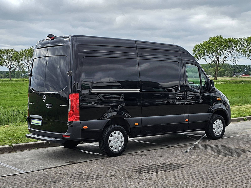 Mercedes-Benz Sprinter 317 L2H2 LED RWD! - Furgon: obrázek 3 Mercedes-Benz Sprinter 317 L2H2 LED RWD! - Furgon: obrázek 3